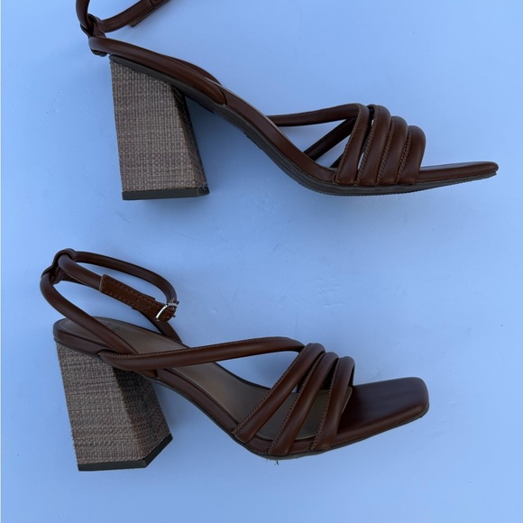 Target Brown Strappy Sandals Modern Design | size 9.5 - Picture 7 of 11
